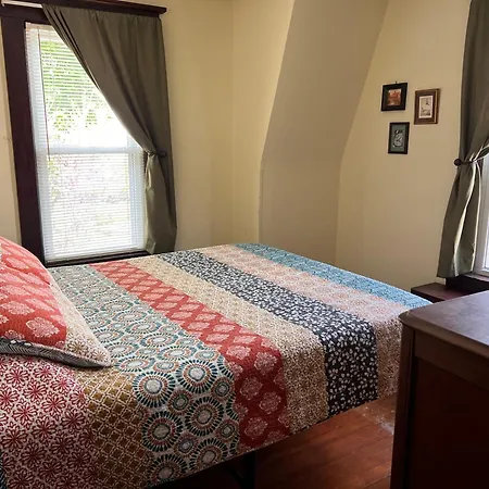Whirlpool Cottage-2