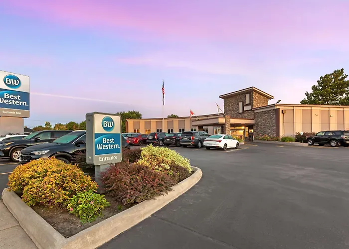 Cheap hotel: Best Western Summit Inn